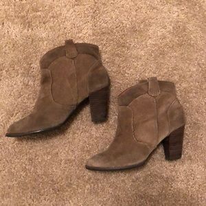 $ firm Clark’s Suede Ankle Boots